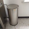 Thùng rác inox tròn nắp lật Ø30